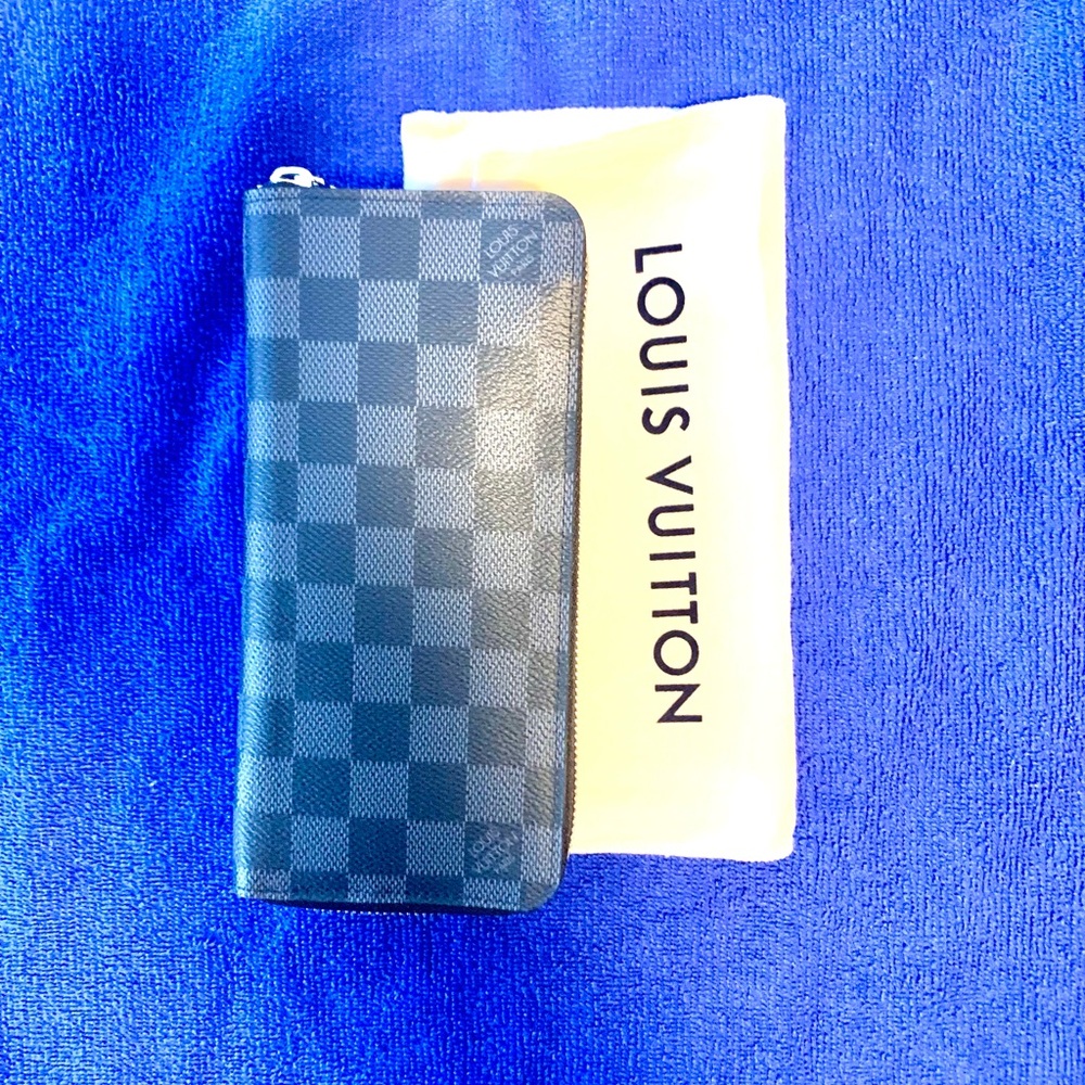 Louis Vuitton wallet brand new